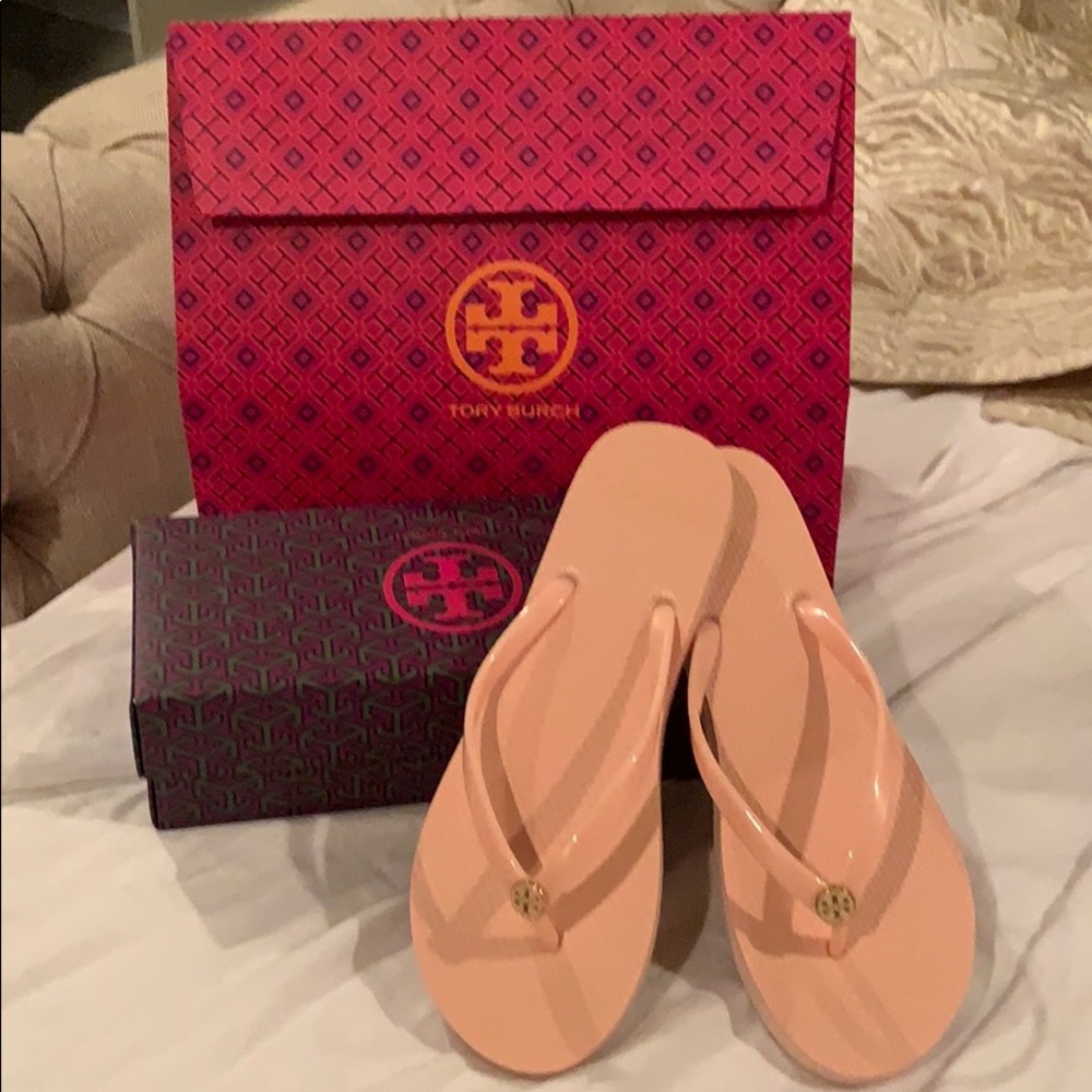 Tory Burch Nude / Blush Flip Flops Size 8 Sandals